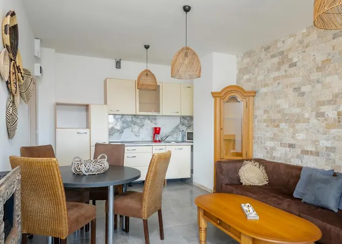 Sea Side * Sinemoretz